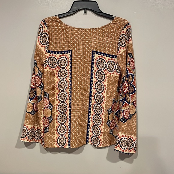 Altar’d State blouse - Picture 5 of 10